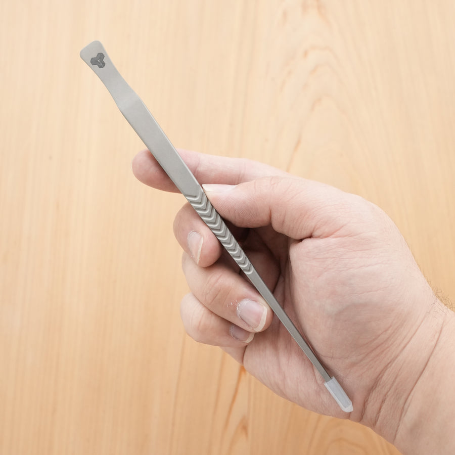 Titanium V Tweezer (TITANION BY BYRON)