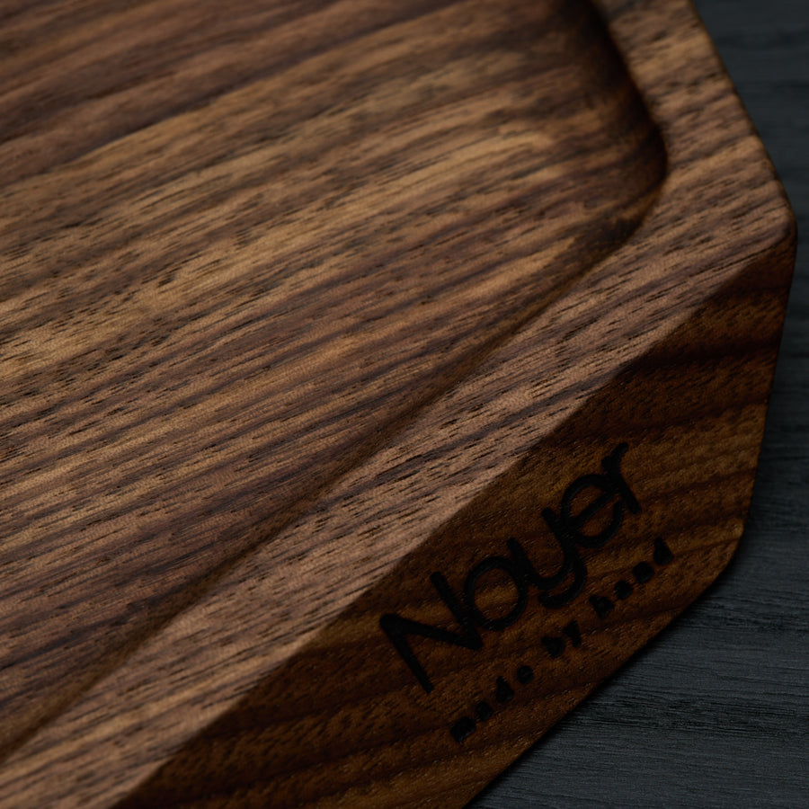 Noyer Cutting Board w. Groove